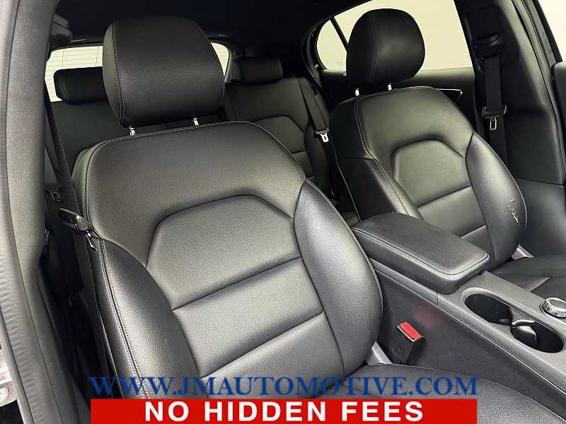 Used 2018 Mercedes-Benz GLA 250 4MATIC image 21