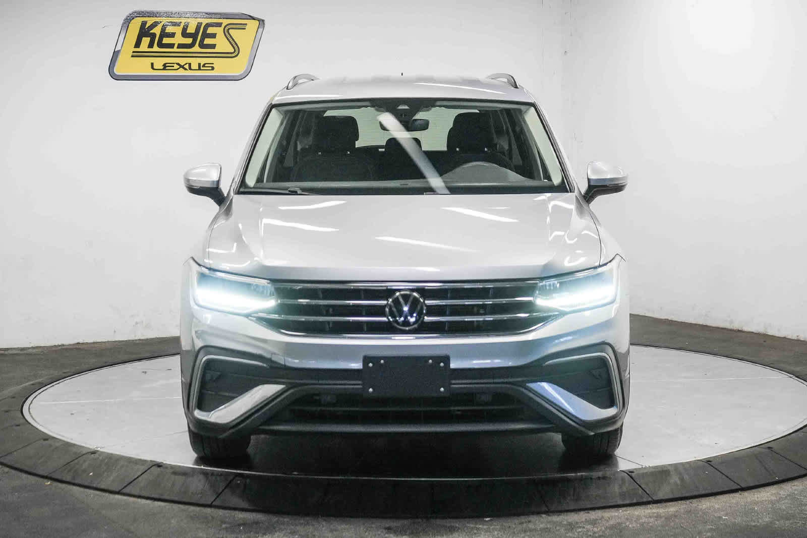 Used 2024 Volkswagen Tiguan S FWD image 8