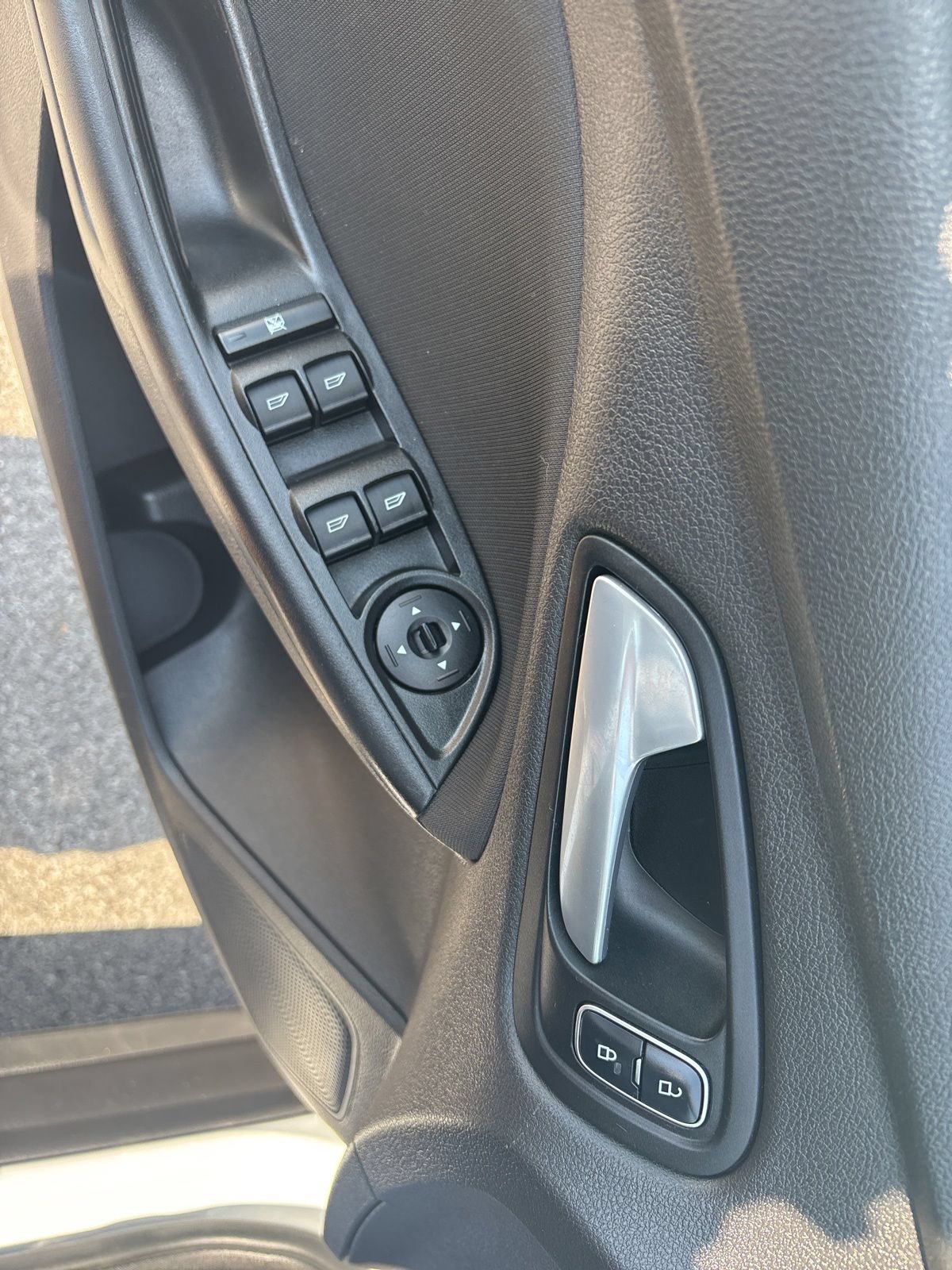 Used 2017 Ford Focus SE FWD image 19