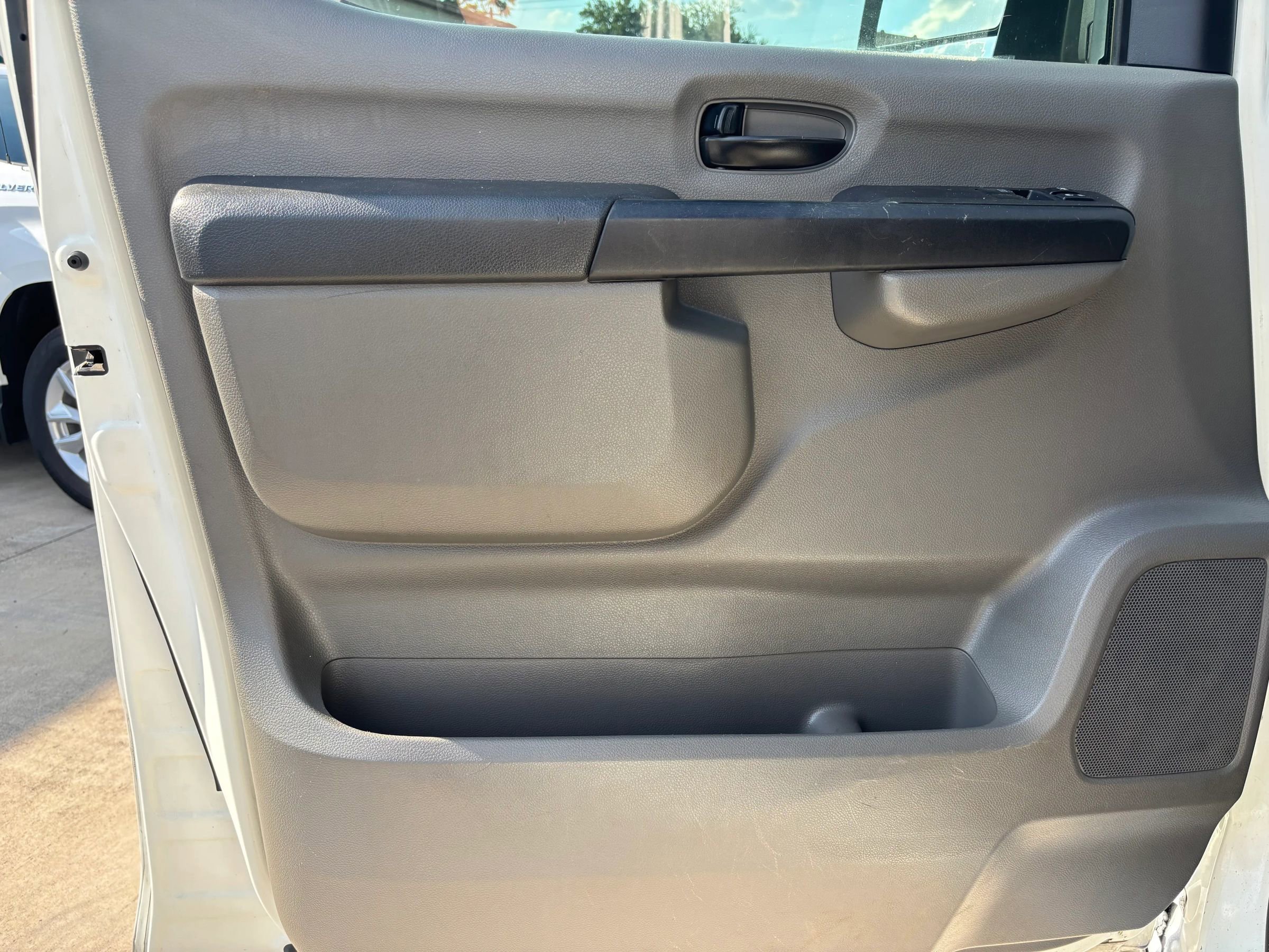 Used 2018 Nissan NV 1500 SV image 30