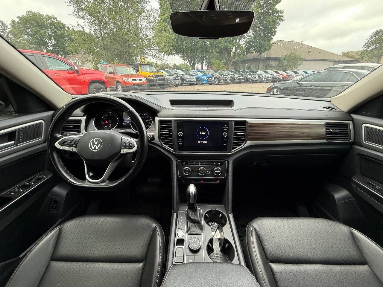 Used 2021 Volkswagen Atlas SE w/ Towing Package AWD/4WD image 3