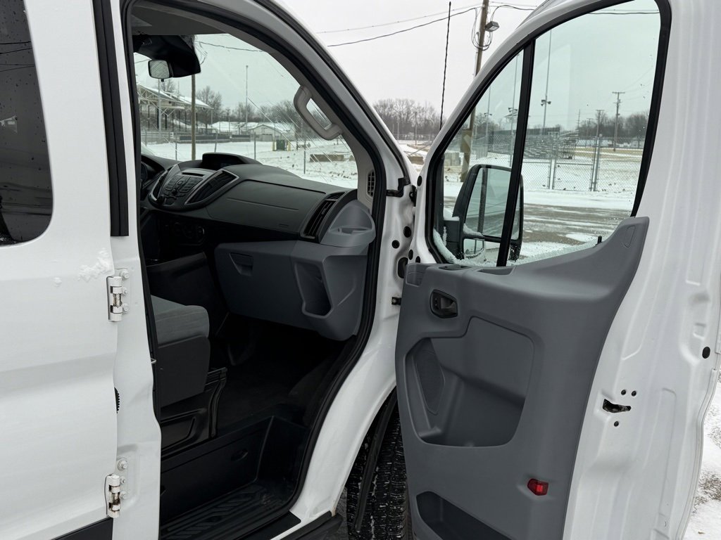 Used 2015 Ford Transit 150 XLT image 25