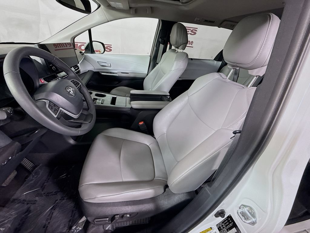 Certified 2025 Toyota Sienna XLE AWD/4WD image 26