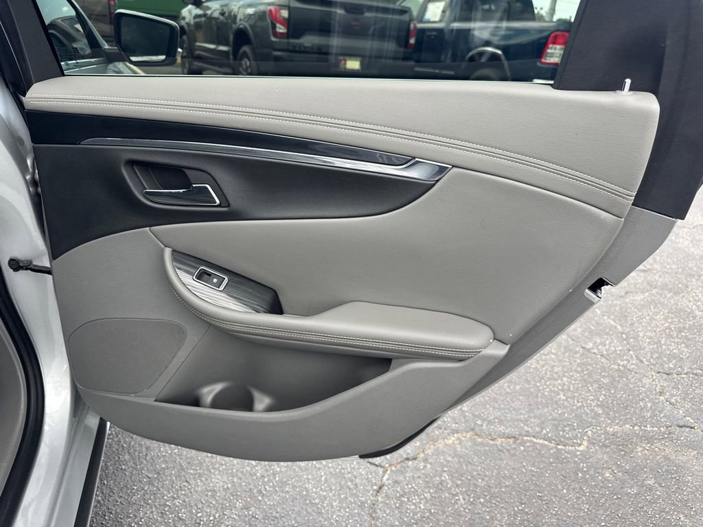 Used 2018 Chevrolet Impala Premier w/ Premier Confidence Package FWD image 17