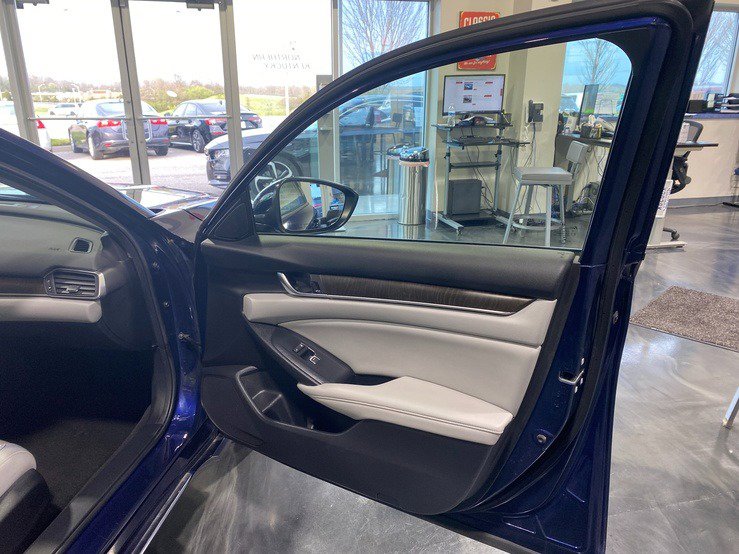 Used 2020 Honda Accord EX image 20