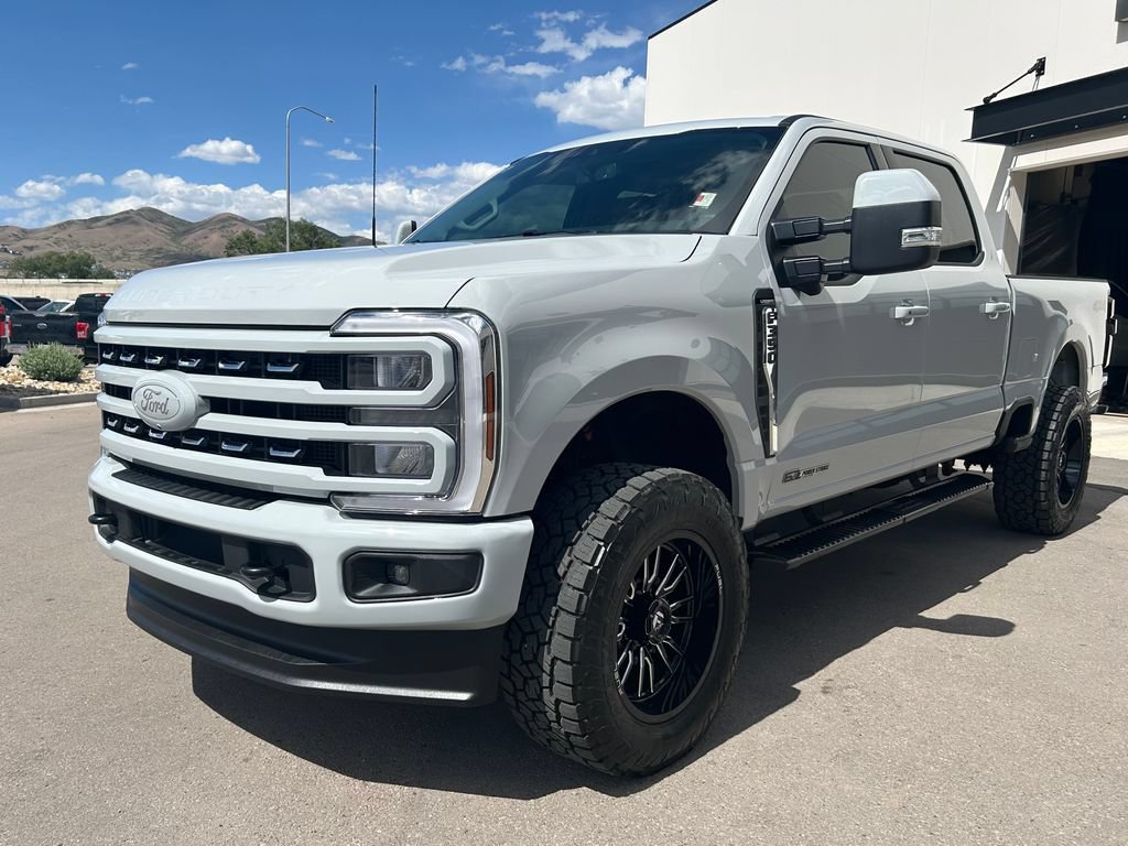 Used 2026 Ford F350 Lariat AWD/4WD image 2