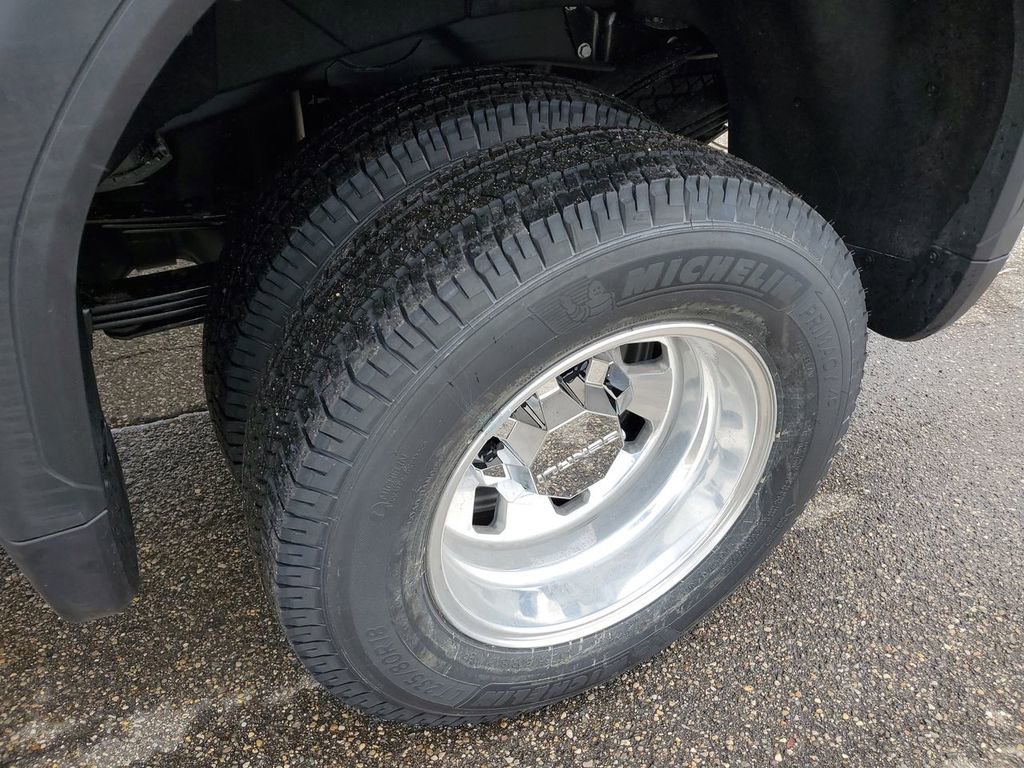 New 2025 GMC Sierra 3500 Denali w/ Denali Reserve Package image 35