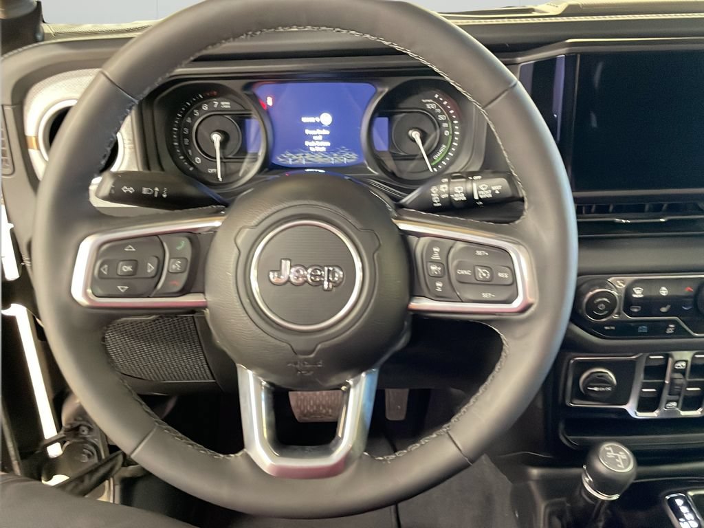 Certified 2025 Jeep Wrangler Unlimited Sahara AWD/4WD image 16