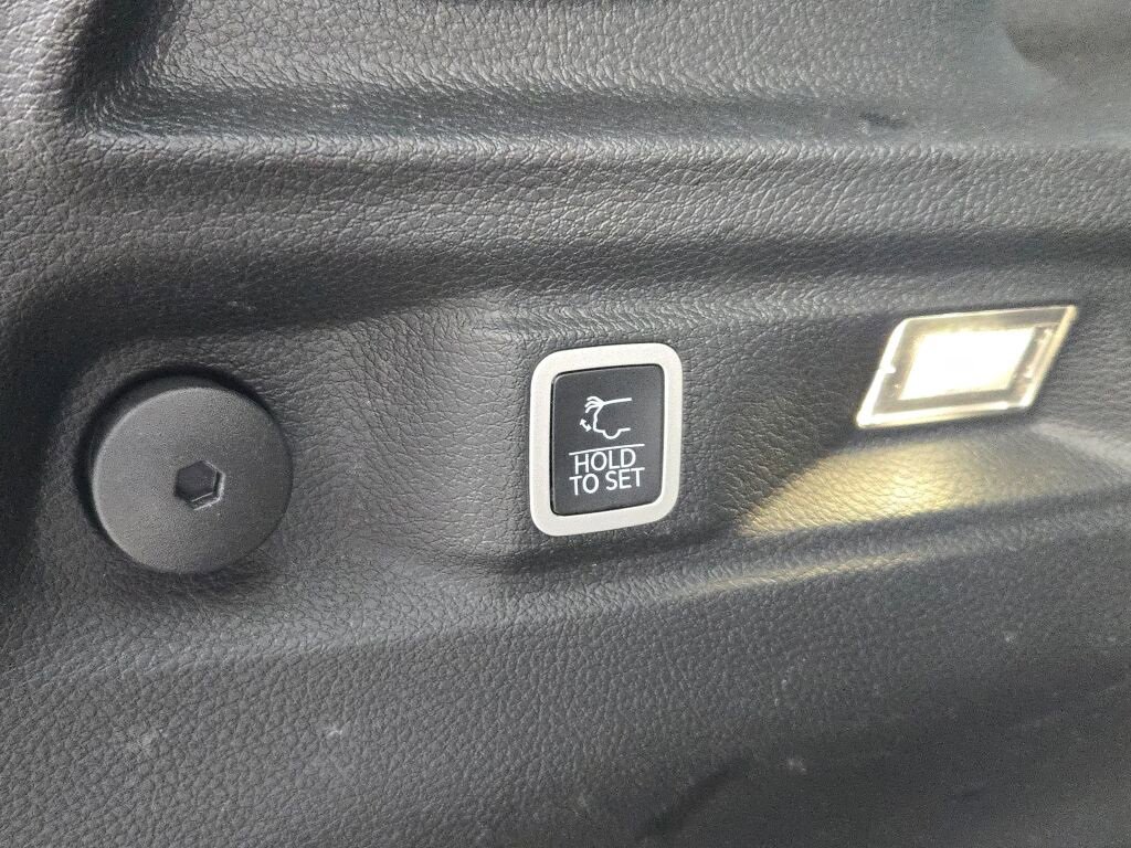 Used 2022 Jeep Grand Cherokee L Limited w/ Trailer Tow Group (B) image 17