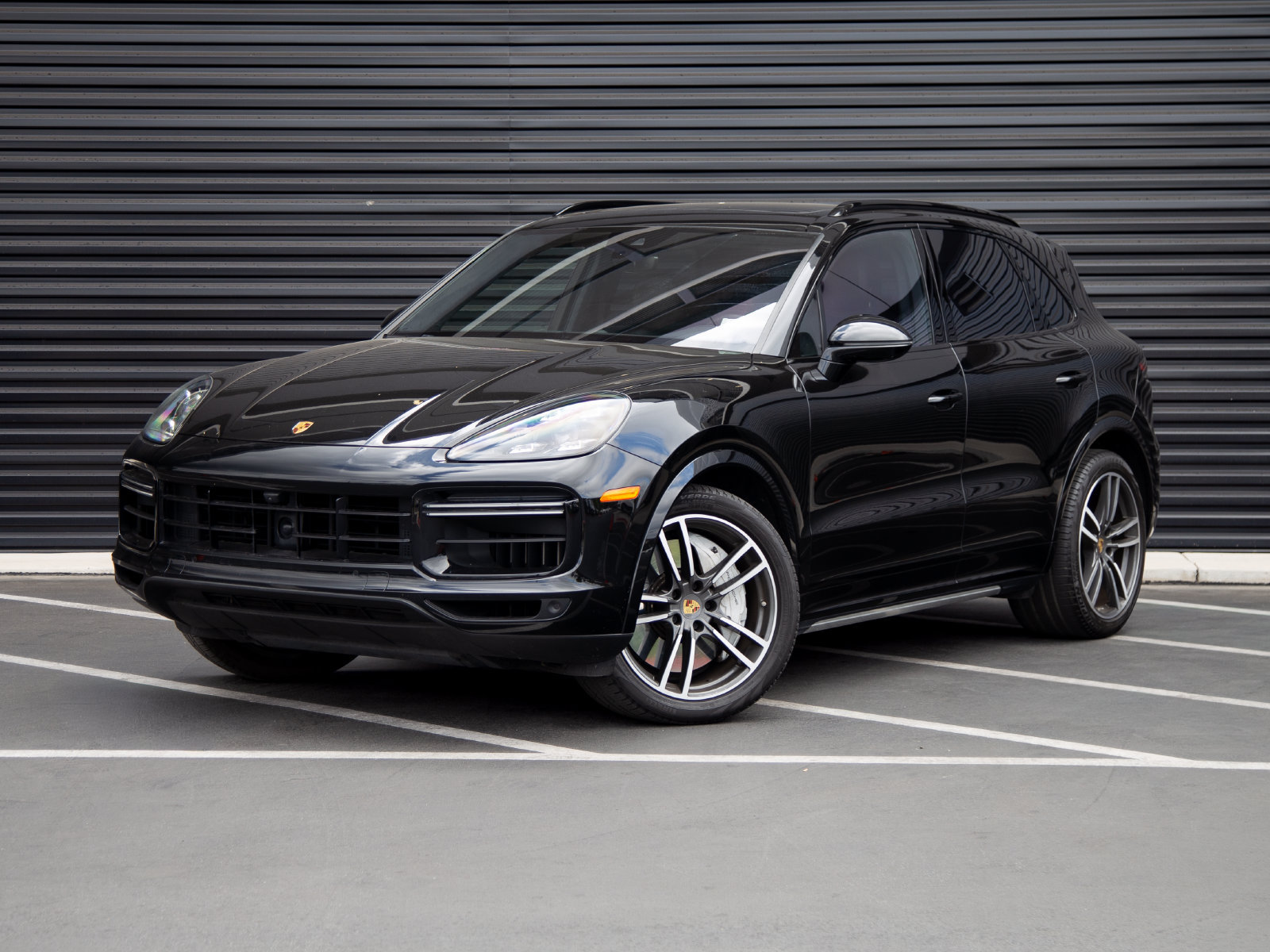 Certified 2023 Porsche Cayenne Turbo AWD/4WD image 1