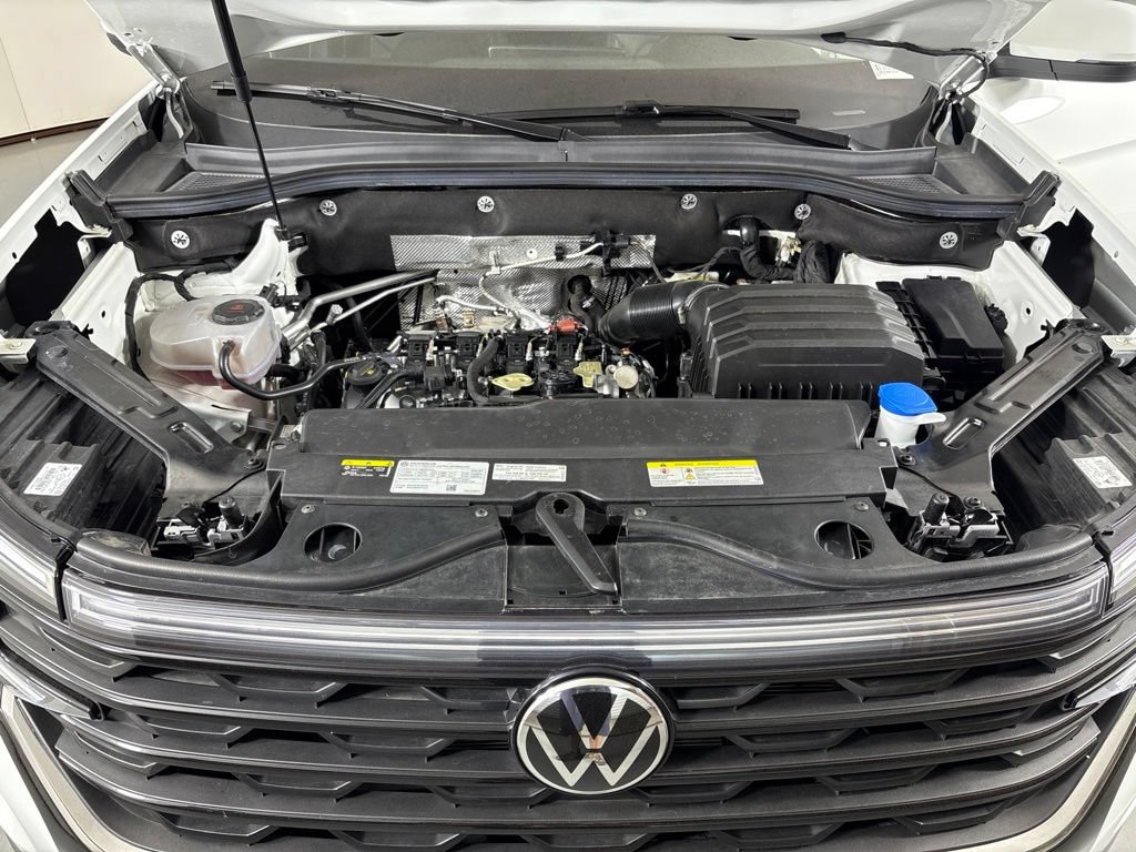 Used 2024 Volkswagen Atlas Cross Sport SE FWD image 47