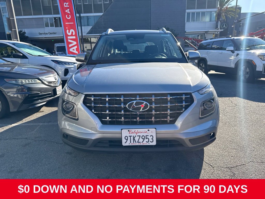 Used 2025 Hyundai Venue SEL FWD image 2