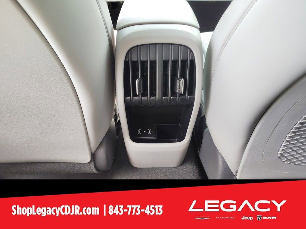 Used 2024 Hyundai Kona Limited image 16