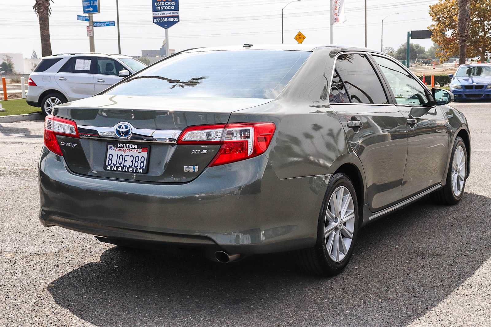 Used 2014 Toyota Camry XLE w/ Leather Package FWD image 7
