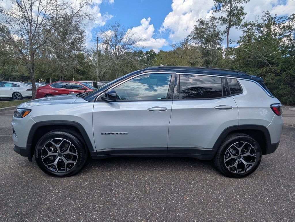 Used 2025 Jeep Compass Limited AWD/4WD image 7