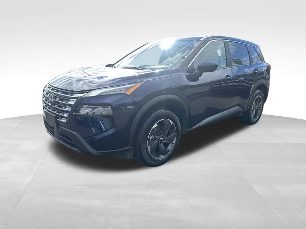Used 2024 Nissan Rogue SV image 3
