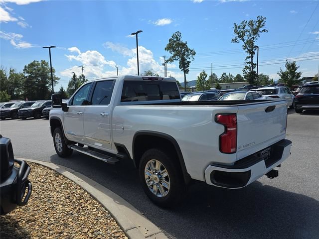 Used 2024 Chevrolet Silverado 2500 High Country w/ Technology Package AWD/4WD image 6