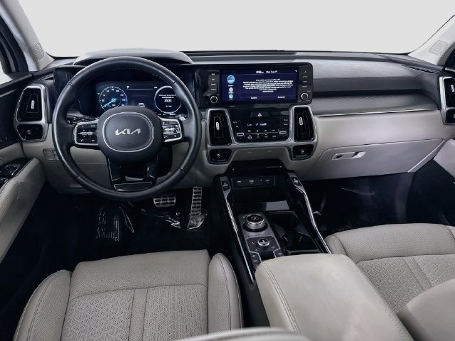 Used 2023 Kia Sorento SX Prestige w/ Panoramic Sunroof Package AWD/4WD image 16