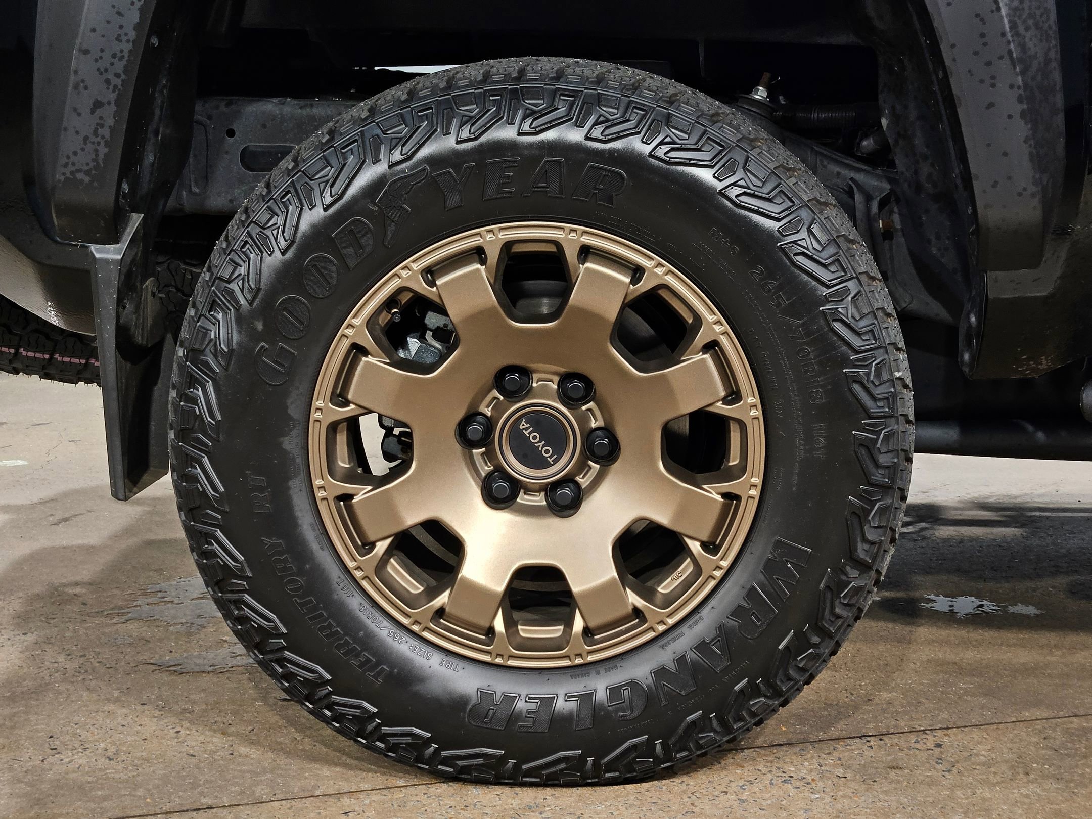 Used 2024 Toyota Tacoma 4x4 Double Cab Hybrid image 17