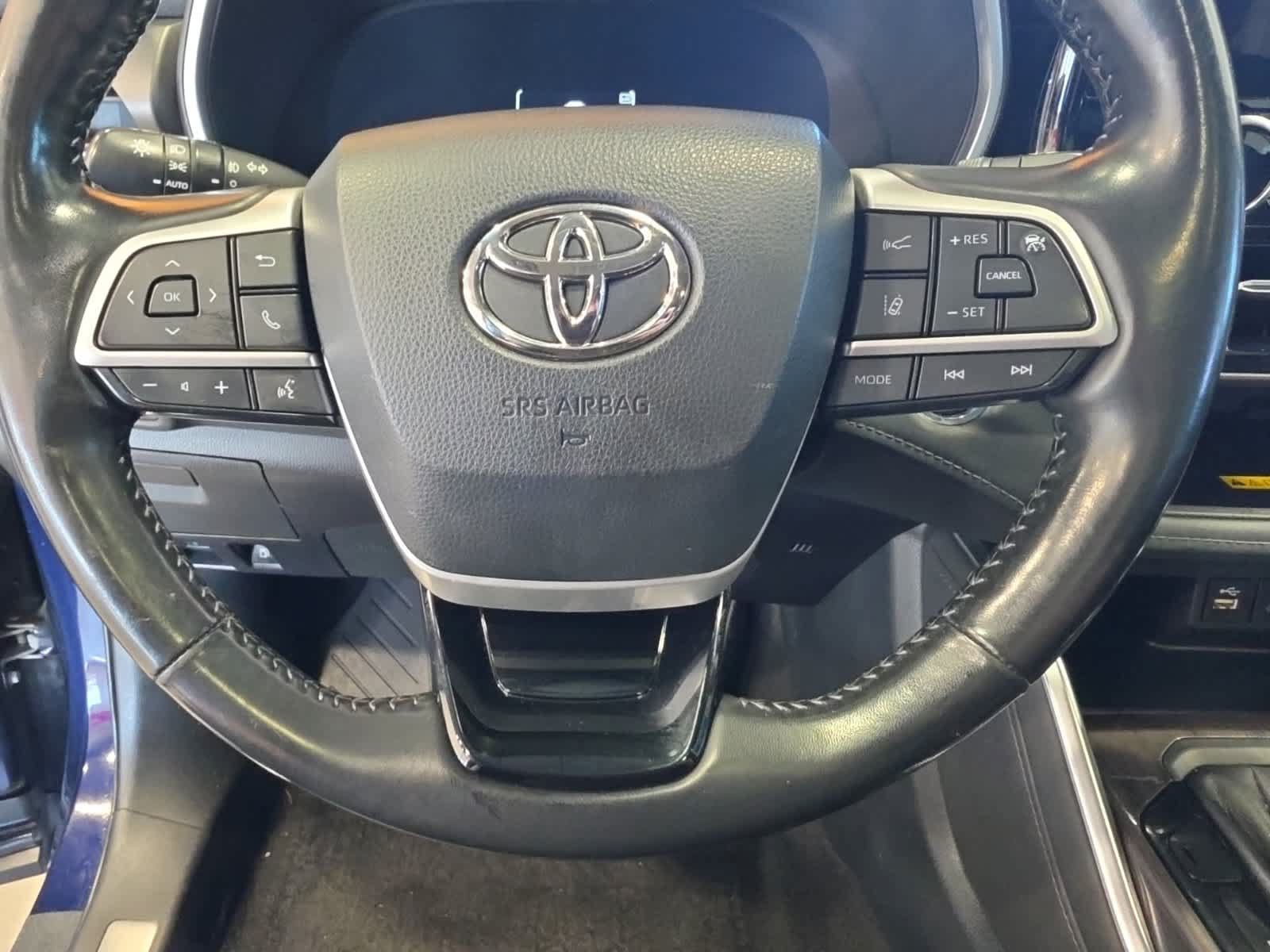 Used 2023 Toyota Highlander Limited AWD/4WD image 24
