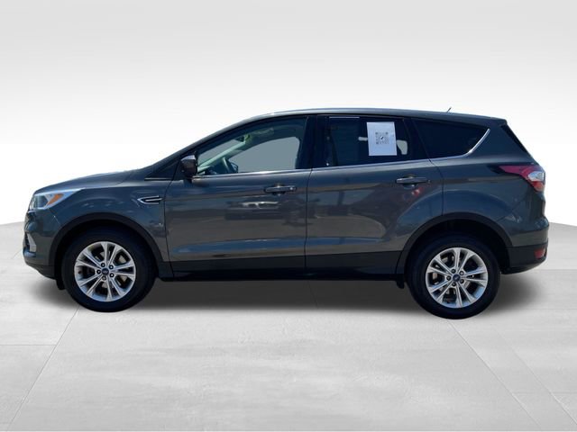 Used 2017 Ford Escape SE FWD image 2