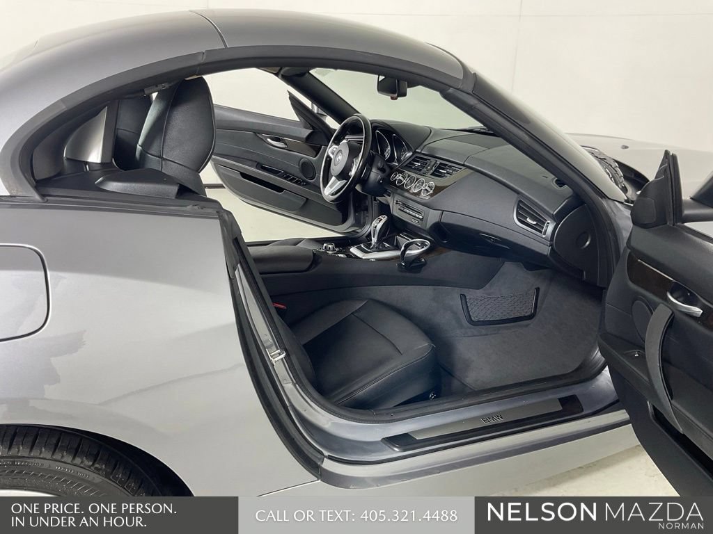Used 2011 BMW Z4 sDrive35i RWD image 13