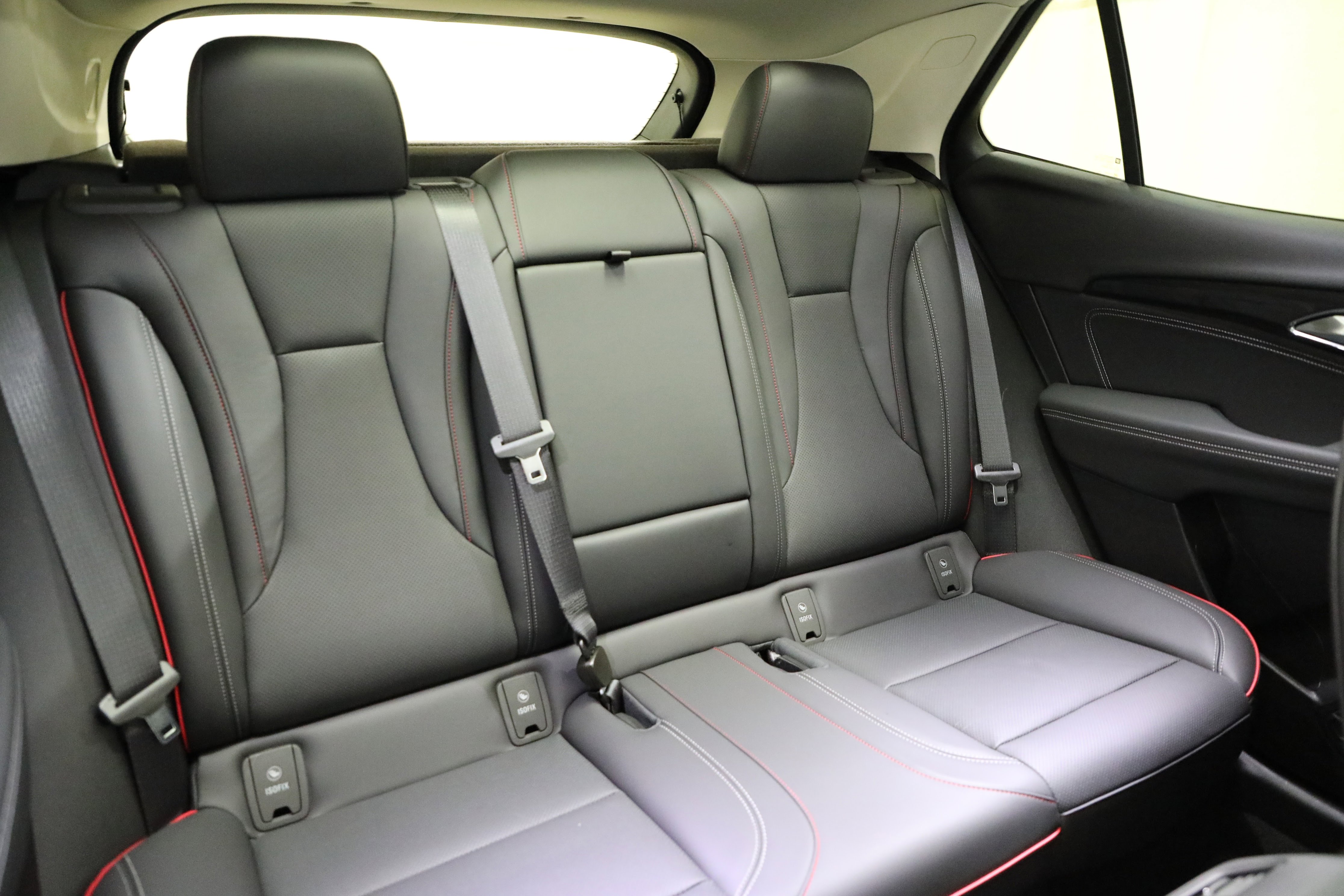 Used 2023 Buick Envision Essence w/ Technology Package I image 14