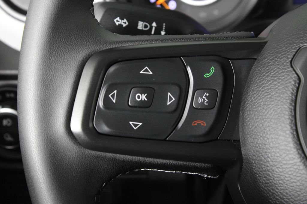 Used 2025 Jeep Gladiator Sport AWD/4WD image 23