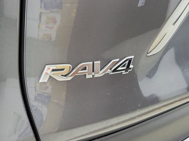 Used 2021 Toyota RAV4 XLE Premium FWD image 9