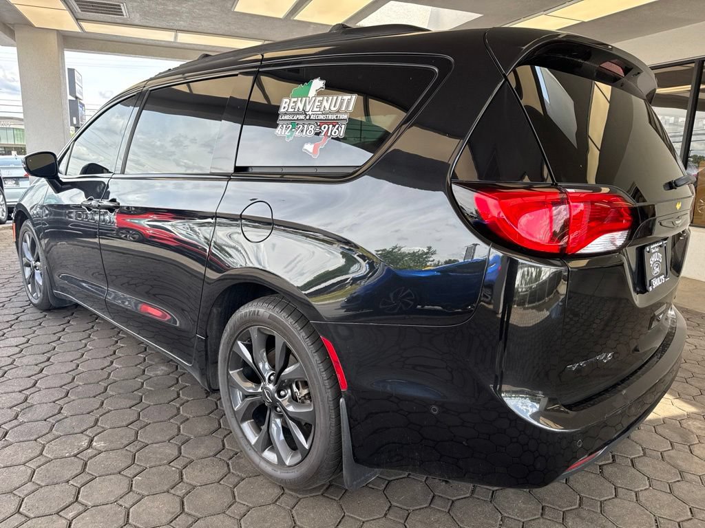 Used 2019 Chrysler Pacifica Limited w/ Advanced Safetytec Group FWD image 9