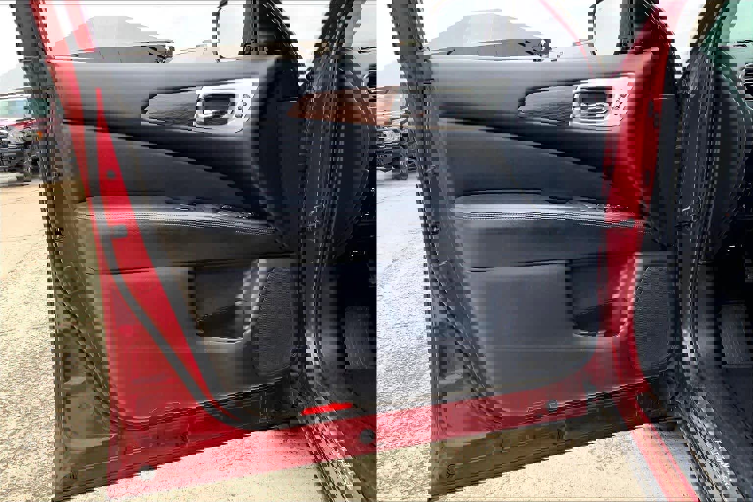 Used 2018 Nissan Pathfinder Platinum image 19