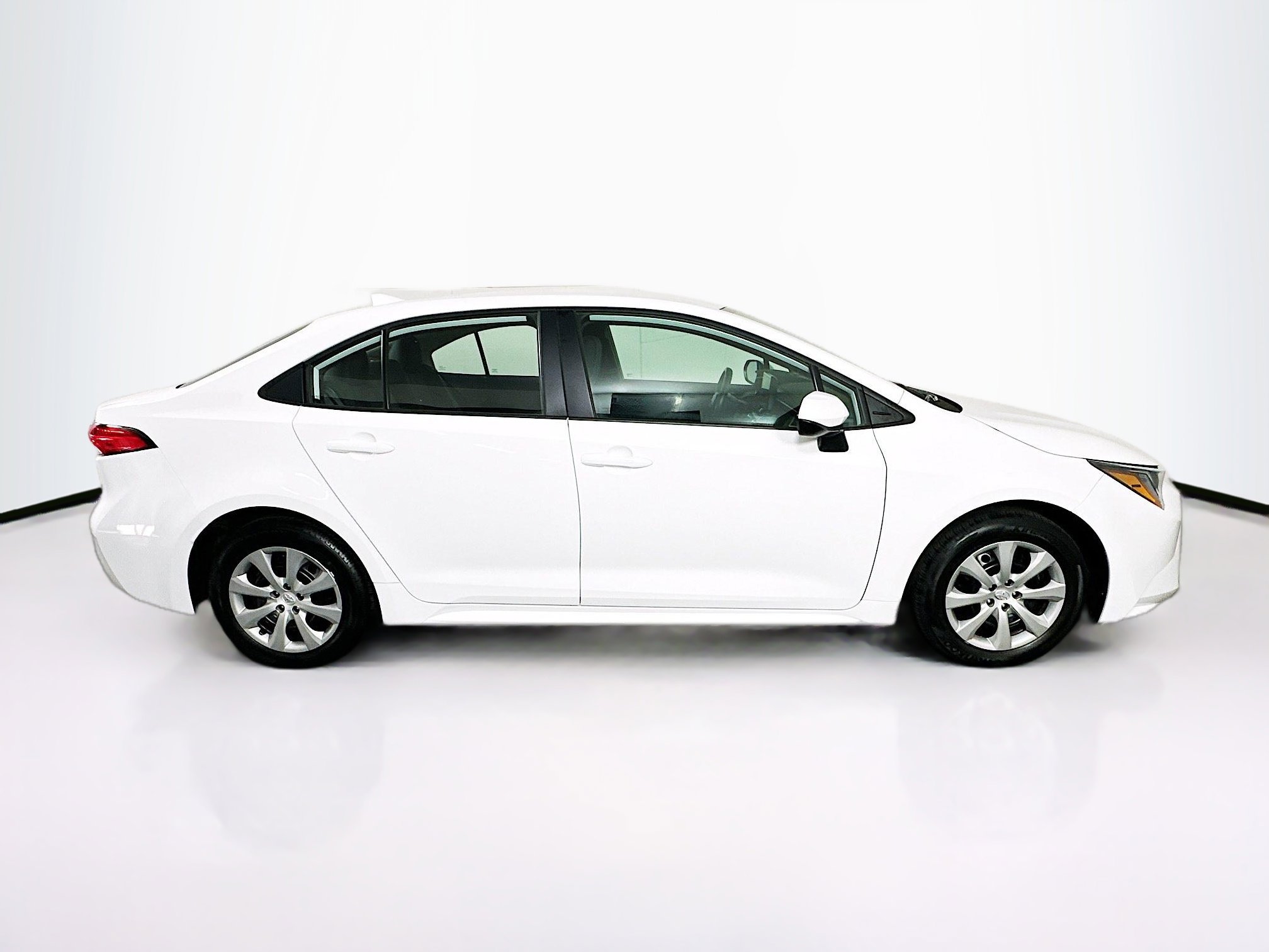 Used 2025 Toyota Corolla LE image 10