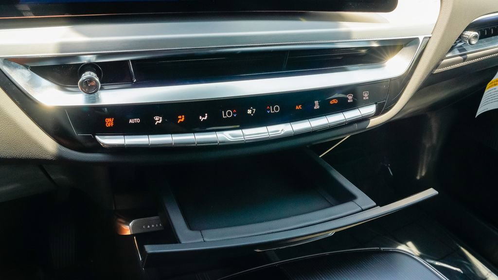 Used 2025 Cadillac Lyriq Sport AWD/4WD image 22
