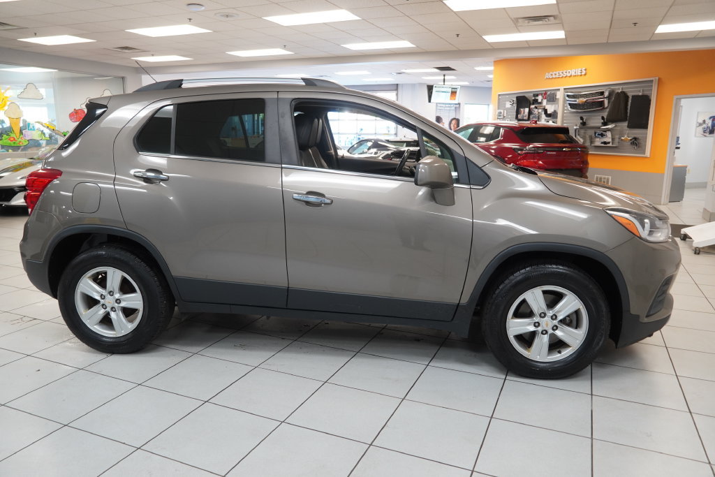 Used 2020 Chevrolet Trax LT w/ Driver Confidence Package FWD image 12