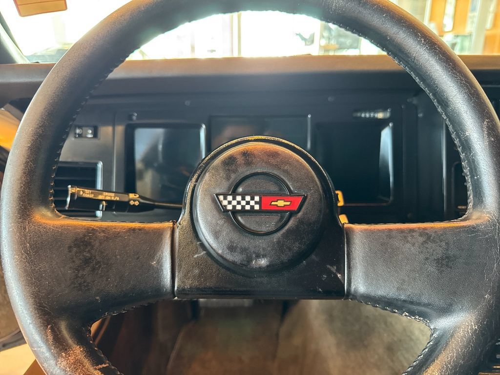 Used 1987 Chevrolet Corvette Coupe RWD image 21