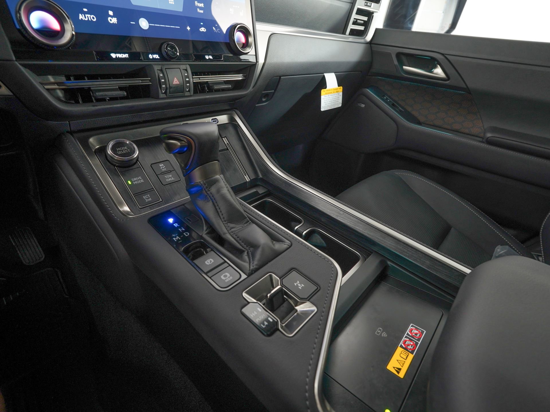 Used 2026 Lexus GX 550 w/ Accessory Package (2T) image 25