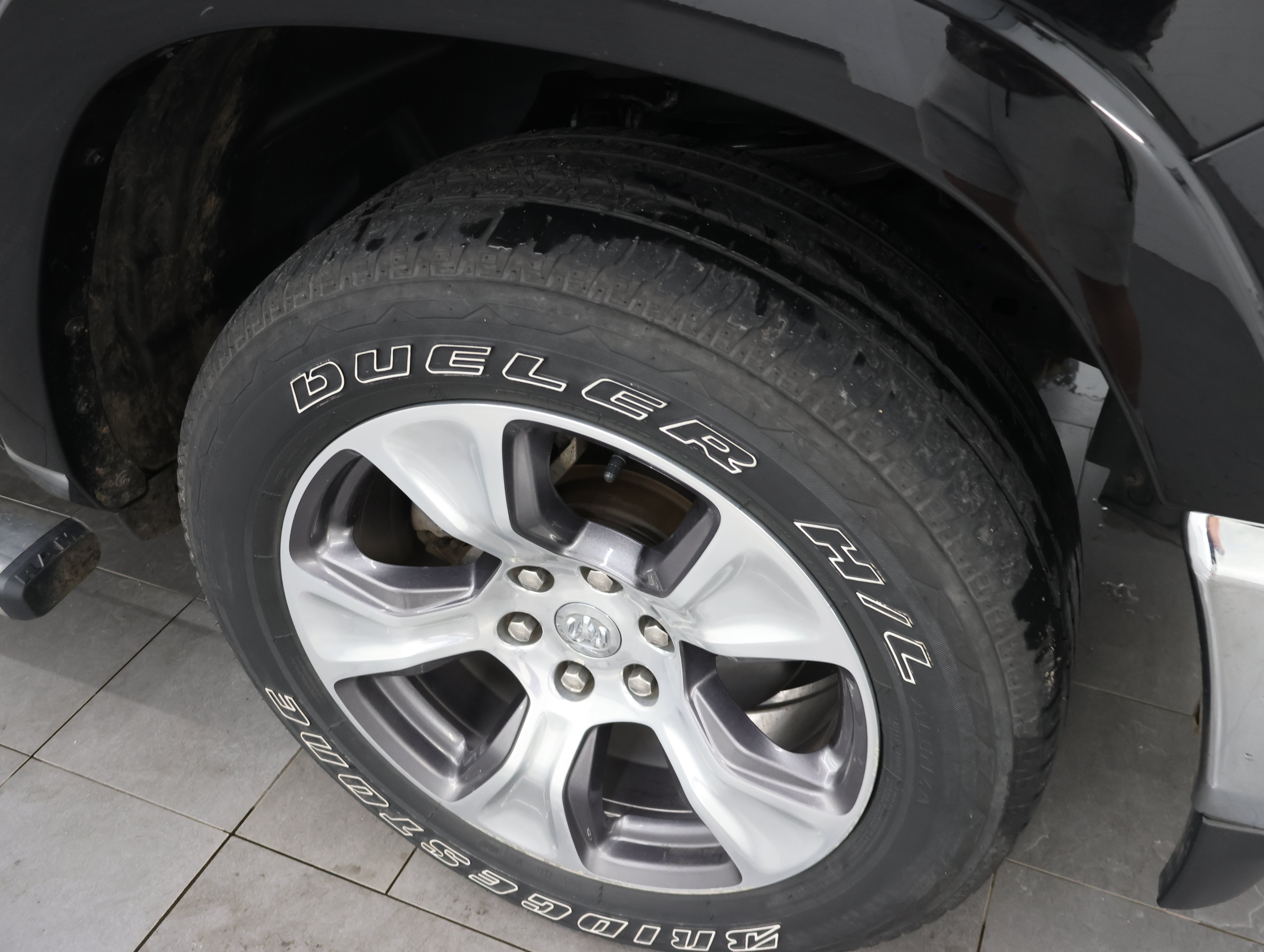 Used 2022 RAM 1500 Laramie AWD/4WD image 3