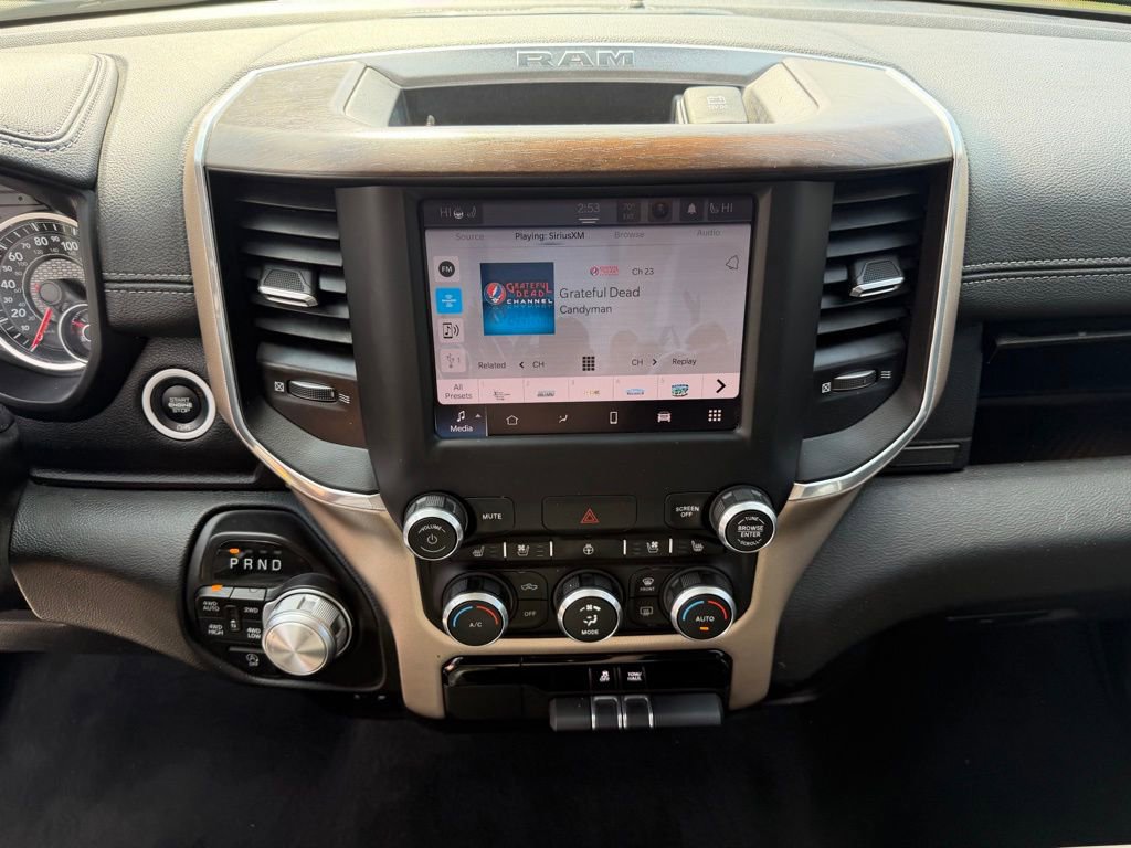 Used 2022 RAM 1500 Laramie AWD/4WD image 3