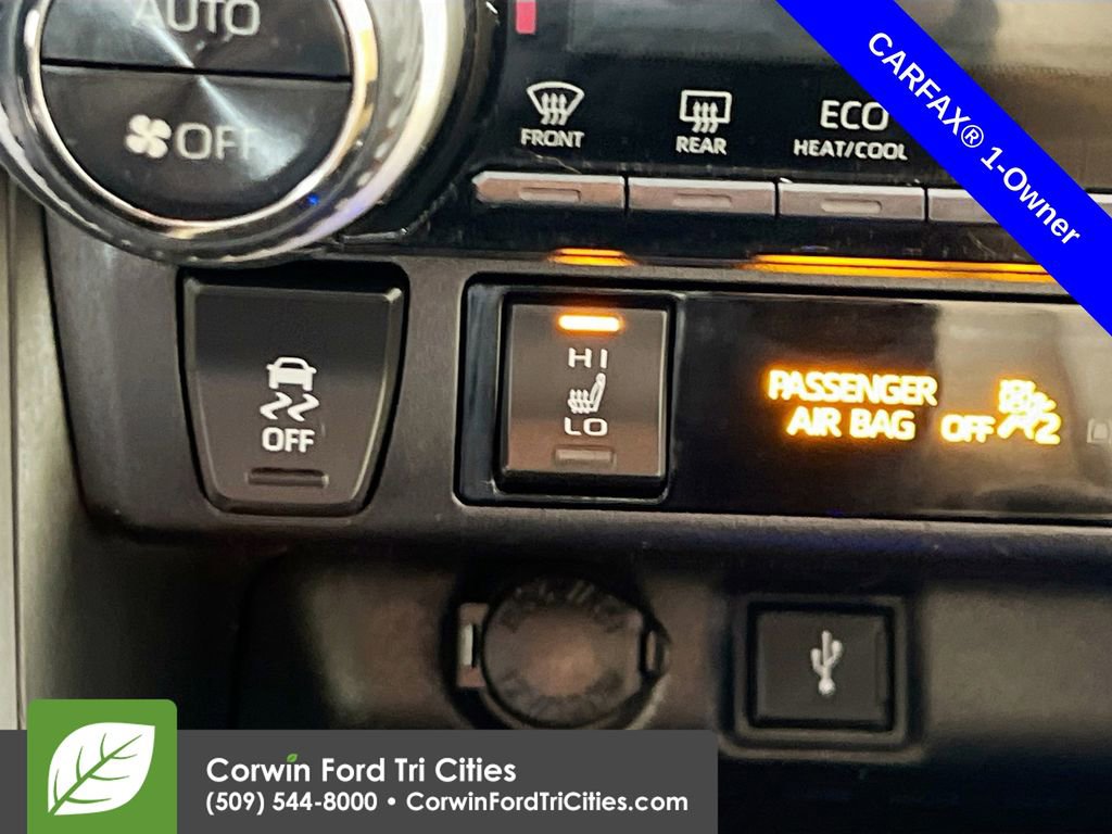 Used 2020 Toyota RAV4 XLE image 24