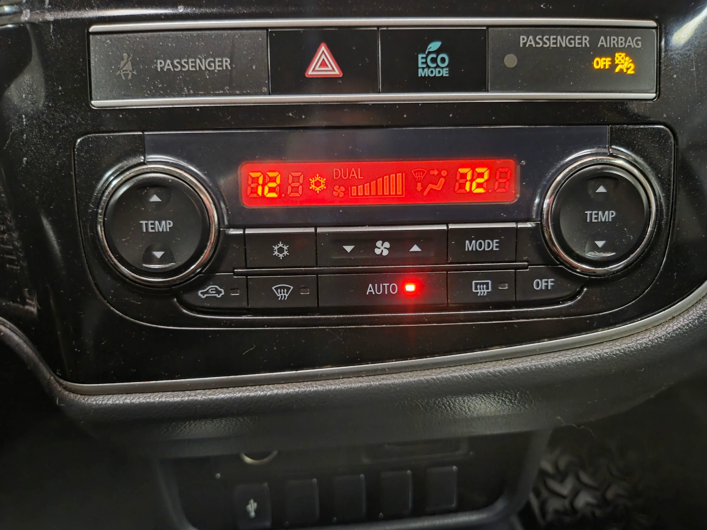 Used 2019 Mitsubishi Outlander SE image 27