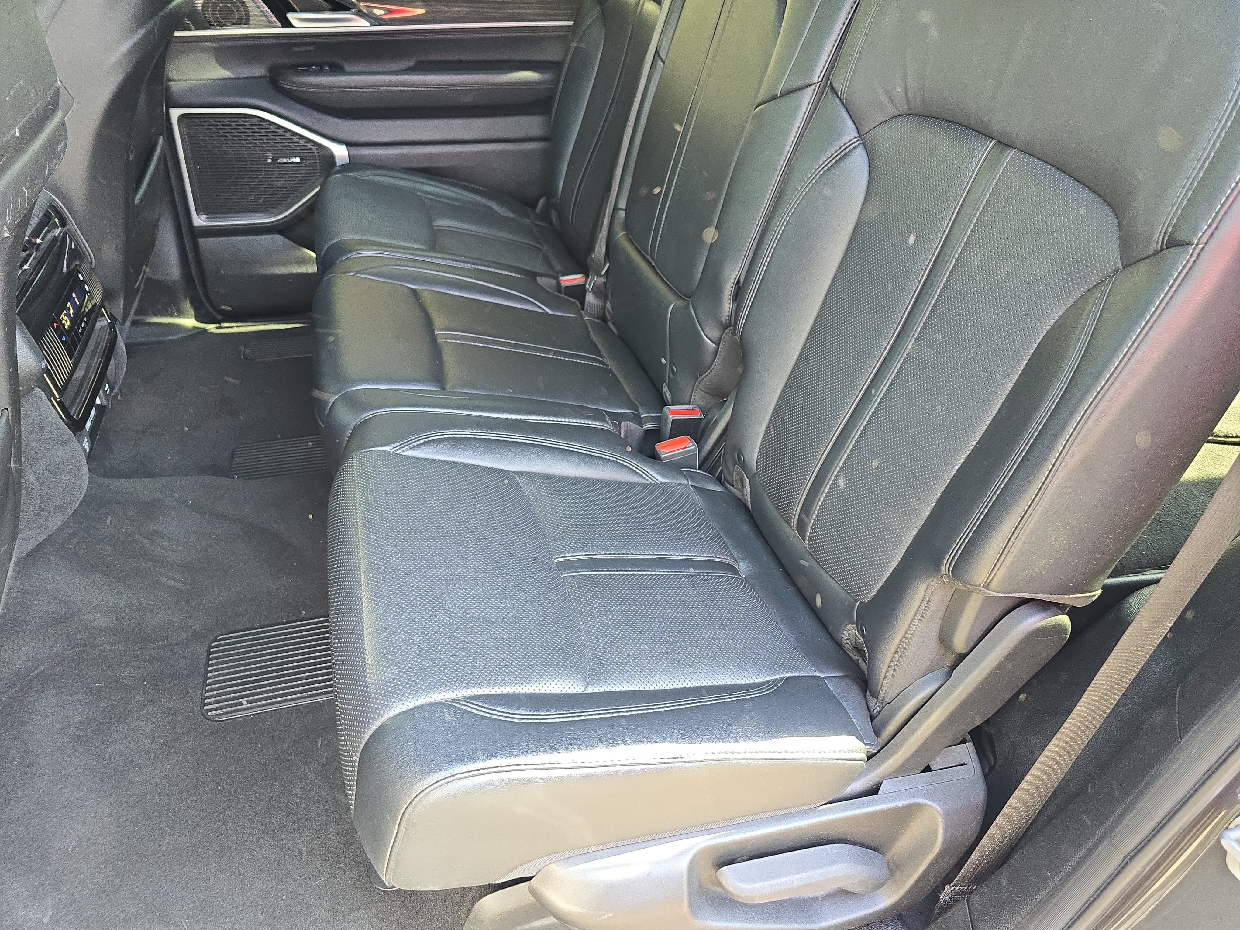 Used 2022 Jeep Wagoneer Series II w/ Premium Group I AWD/4WD image 14