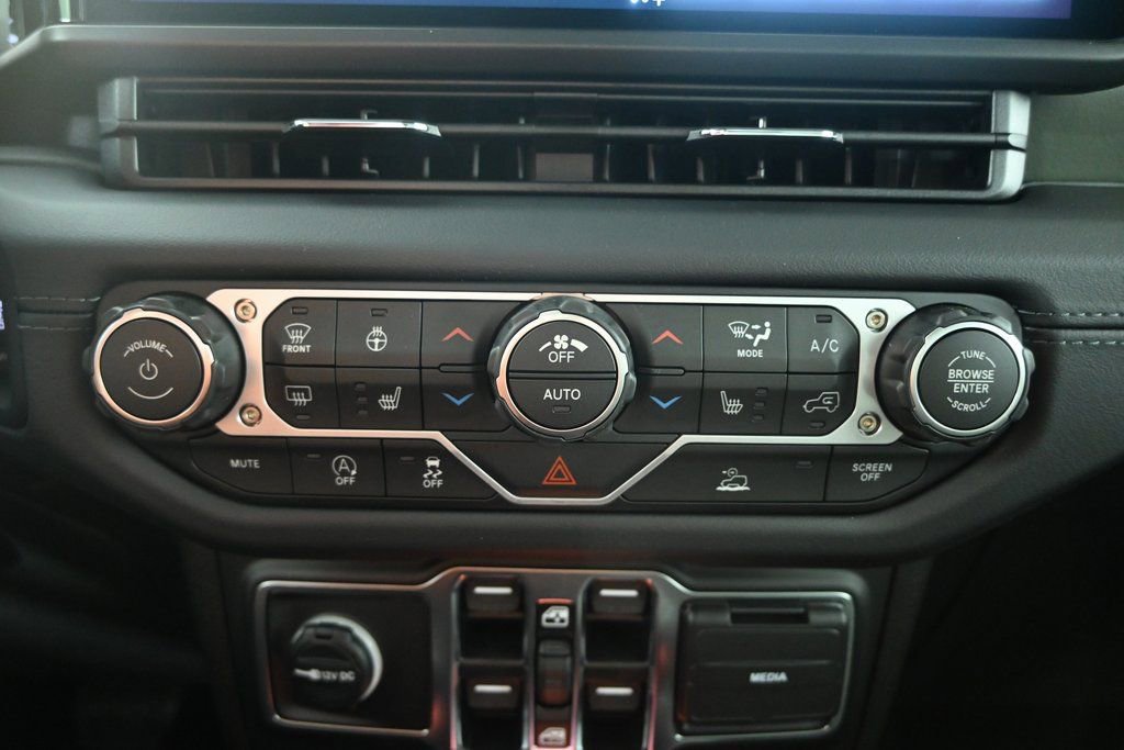 New 2026 Jeep Gladiator Mojave image 28