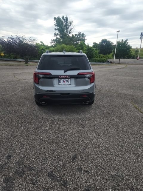 Used 2023 GMC Acadia SLT w/ Elevation Edition AWD/4WD image 4