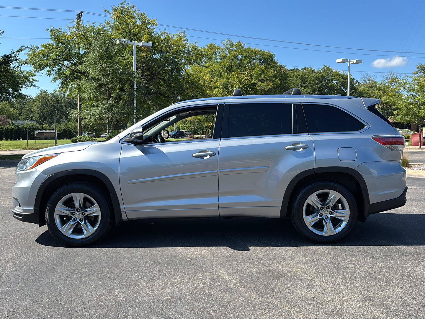 Used 2015 Toyota Highlander Limited AWD/4WD image 23