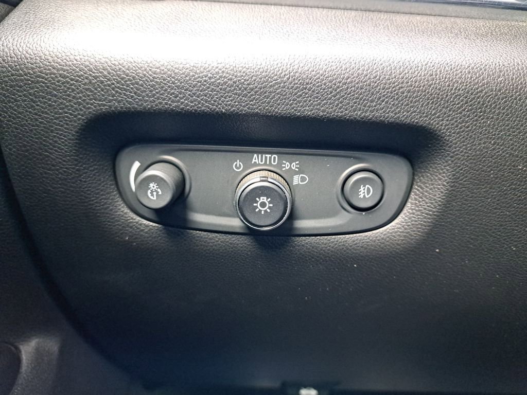 Used 2019 Chevrolet Traverse LT w/ LT Premium Package image 32