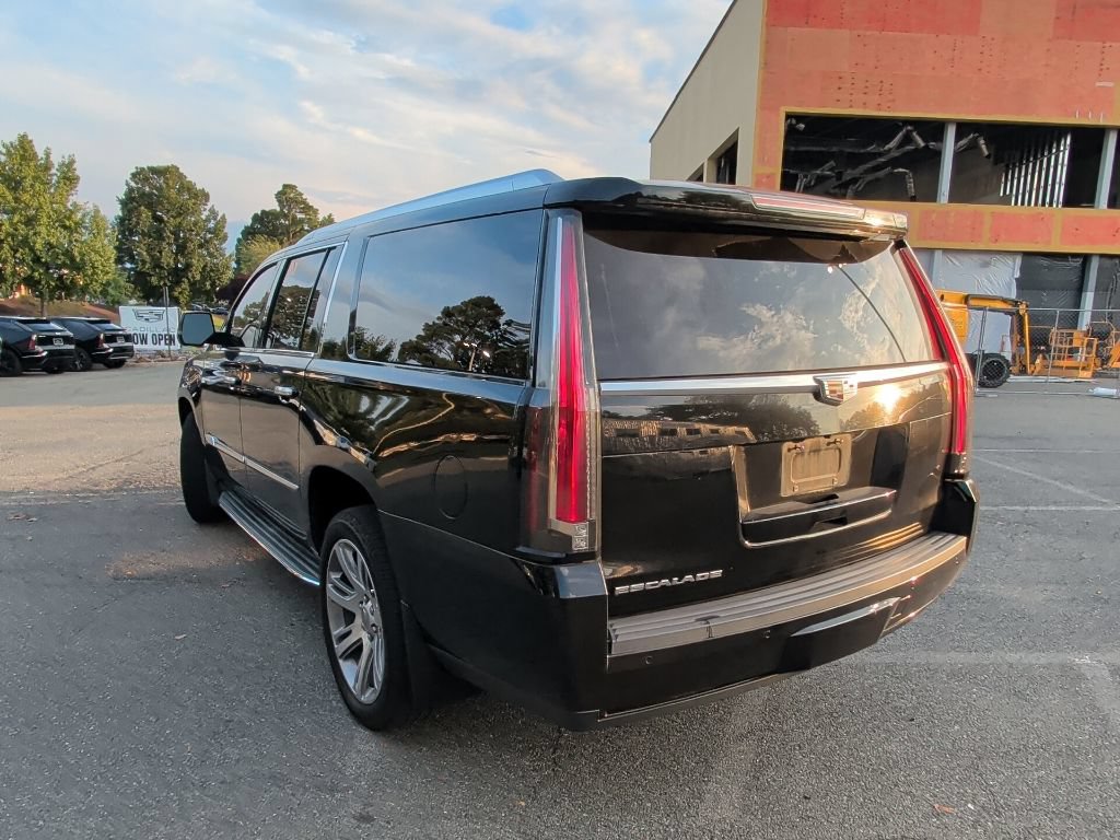 Used 2016 Cadillac Escalade ESV Luxury AWD/4WD image 5