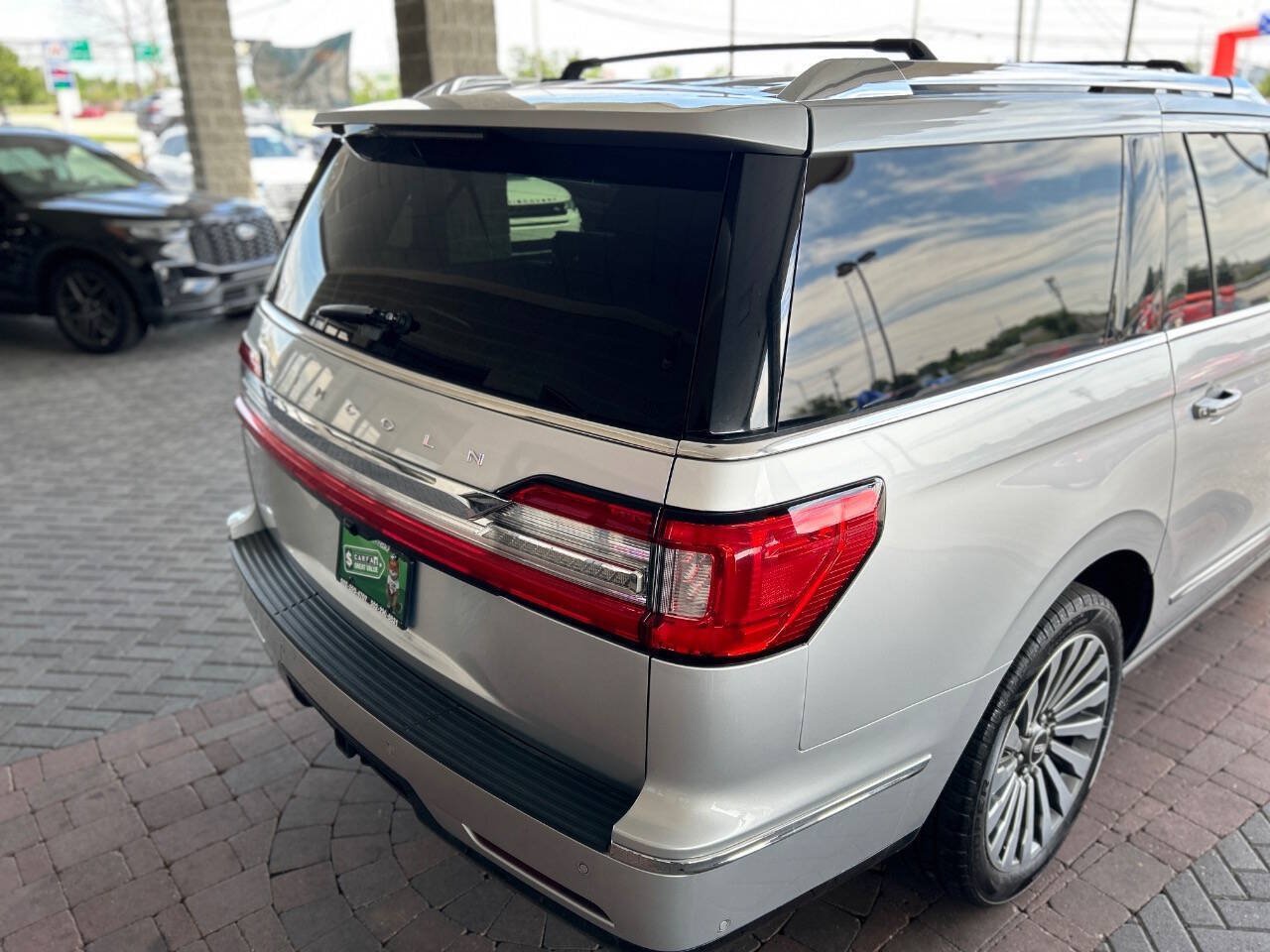 Used 2018 Lincoln Navigator L Reserve w/ Technology Package AWD/4WD image 18