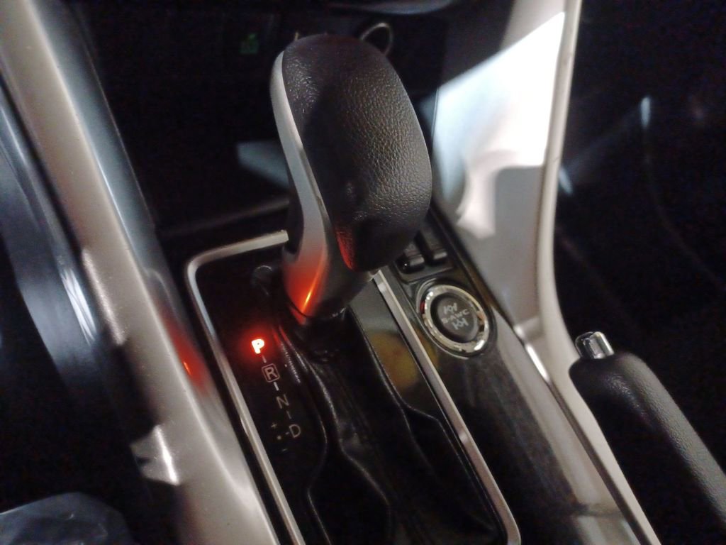 Used 2022 Mitsubishi Eclipse Cross LE image 19