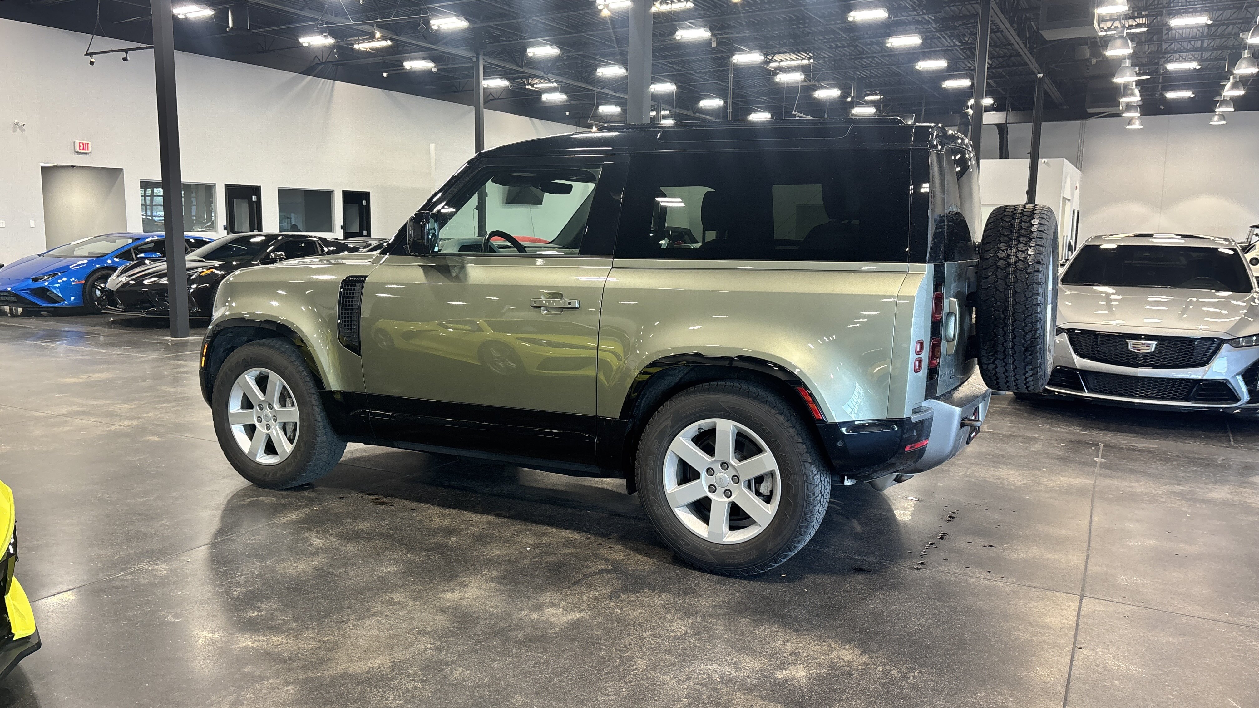 Used 2023 Land Rover Defender 90 X-Dynamic SE AWD/4WD image 4