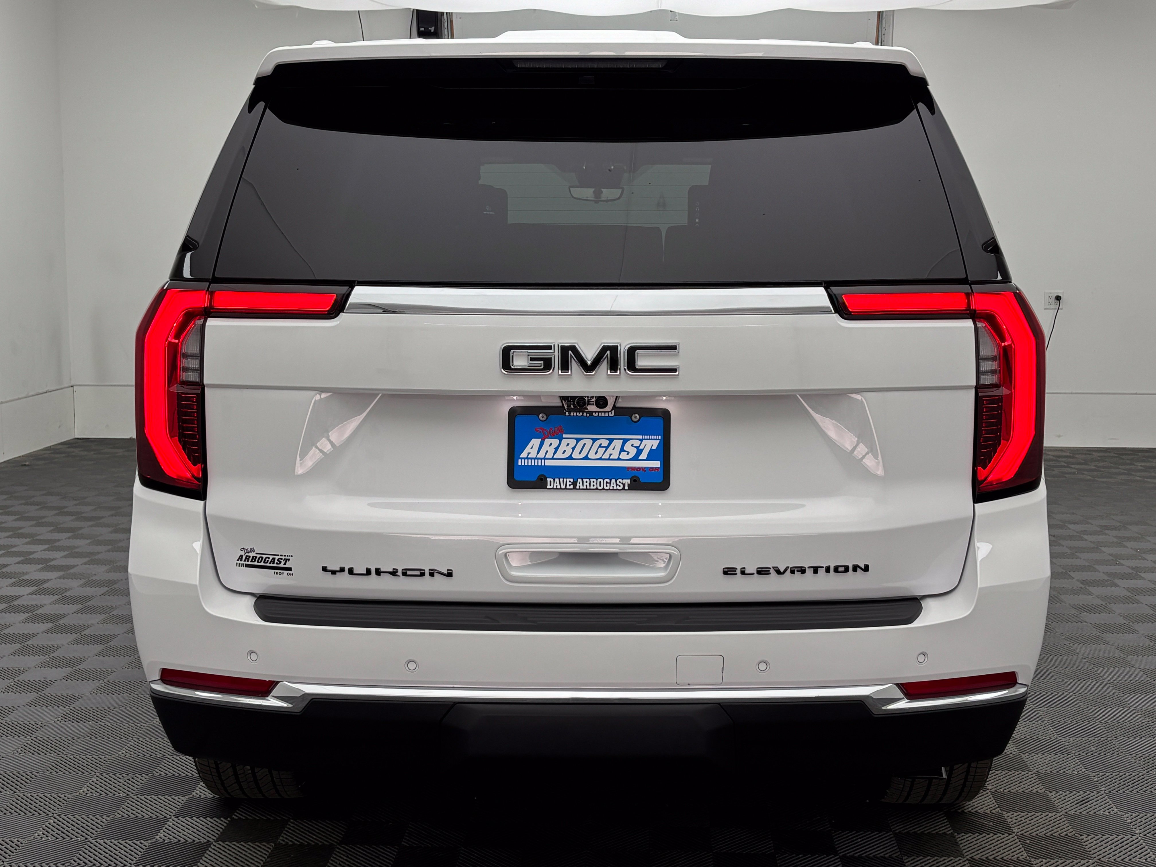 New 2026 GMC Yukon Elevation w/ Elevation Premium Package AWD/4WD image 12